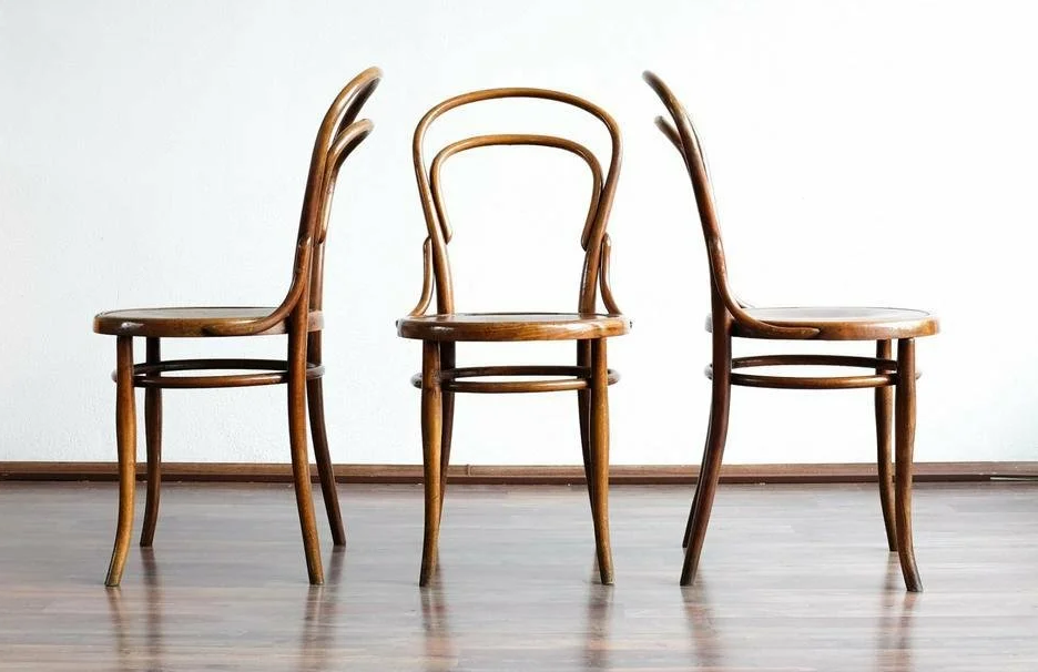 First chair. Стул Thonet №14. Венские стулья Thonet. Венский стул 14 Михаэля Тонета. Венский стул Михаэля Тонета.